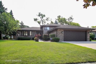 315 S Walnut St, Itasca, IL 60143