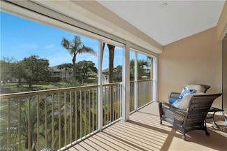 6230 Reserve Cir Unit 703, Naples, FL 34119
