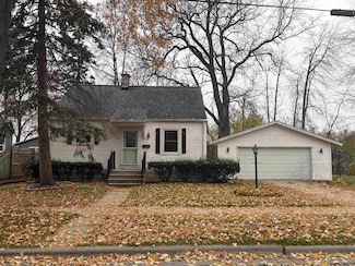 861 5th St, Green Bay, WI 54304