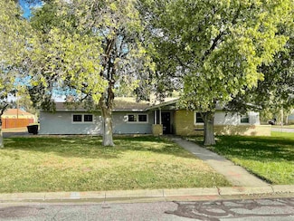 722 E 5th St, La Crosse, KS 67548