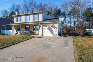 12 Cherry Bend Dr, Howell, NJ 07731