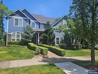 824 Pioneer Dr, Silverton, OR 97381