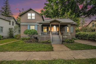 706 W Loomis St, Ludington, MI 49431