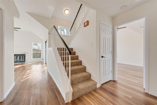 1149 Meadow Park Ln, Grand Prairie, TX 75052