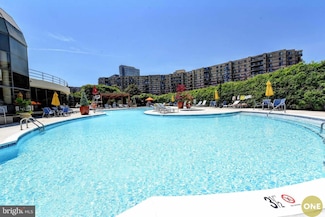 8340 Greensboro Dr Unit 607, McLean, VA 22102