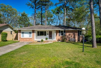 221 Donna Dr, Little Rock, AR 72205