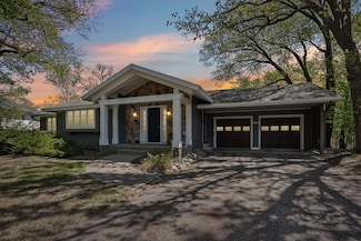 16647 Meadowbrook Ln, Wayzata, MN 55391