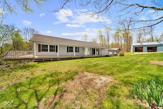 923 Pinewood Ln, Springville, IN 47462