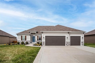 1059 SW Conch Cir, Lee's Summit, MO 64064