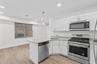 693 Western Ave Unit 104, Lynn, MA 01905