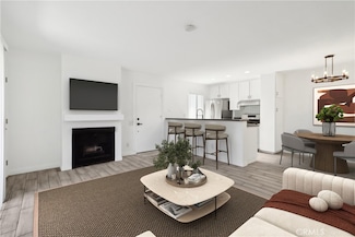 2827 S Fairview St Unit O, Santa Ana, CA 92704