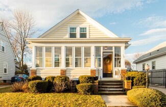 102 Burnside St, Cranston, RI 02910