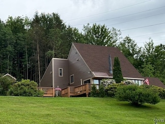 2033 Artemis Dr, Cortland, NY 13045