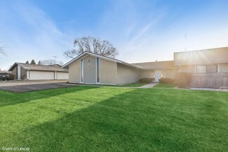 4913 W Oakwood Dr Unit C, McHenry, IL 60050