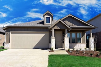 304 Knoll Pines Dr, Terrell, TX 75160