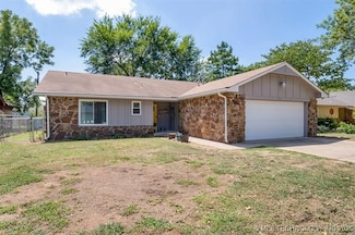 714 E Beaver St, Jenks, OK 74037