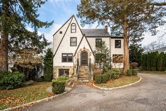 147 Lockwood Rd, Riverside, CT 06878