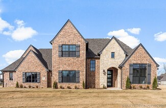 19061 E White Willow Pass, Owasso, OK 74055