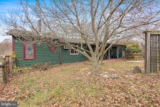 161 Bell Hollow Ln, Bluemont, VA 20135