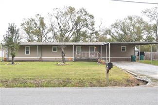 2929 Broussard Rd, Sulphur, LA 70665