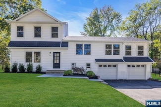 62 Townsend Dr, Florham Park, NJ 07932