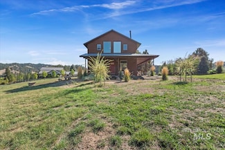 34 Crosstimber Loop, Garden Valley, ID 83622