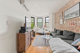 339 Cornelia St Unit 2, Brooklyn, NY 11237
