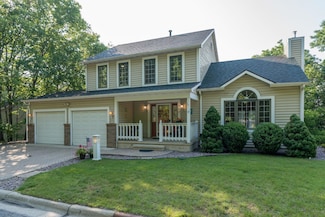 957 Belvista Dr, North Mankato, MN 56003