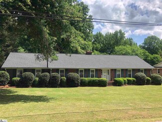 805 Calvert Ave, Clinton, SC 29325