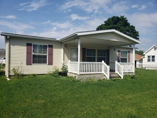 306 N Chicago St, Royal Center, IN 46978