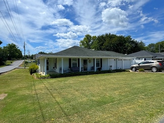 631 6th St, Newport, TN 37821