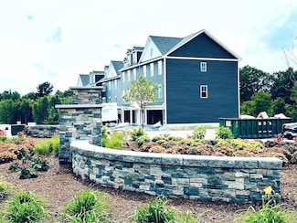 3 Elise Ave Unit 95, Londonderry, NH 03053