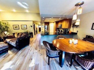 612 Kirkland Ave Unit A-4, Kirkland, WA 98033
