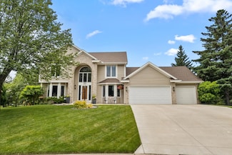 1541 Wexford Ct, Saint Paul, MN 55122