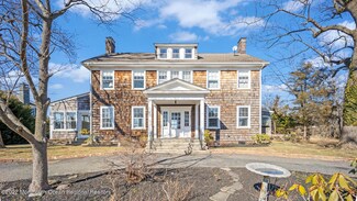 633 Little Silver Point Rd, Little Silver, NJ 07739