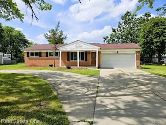27996 W 11 Mile Rd, Farmington Hills, MI 48336