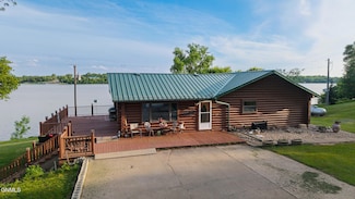 631 Spiritwood Ave, Jamestown, ND 58401