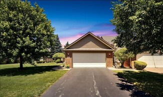 933 Westminster Ln, Munster, IN 46321