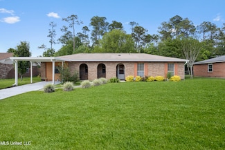 612 Cypress Dr, Diberville, MS 39540