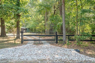 121 Cr 2201, Hooks, TX 75561