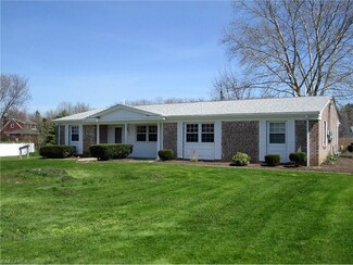 3842 Shi Mar Dr, Ashtabula, OH 44004