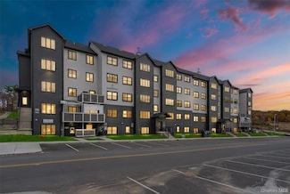 7 Maglenitz St Unit 402, Monroe, NY 10950