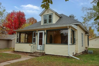 516 Lake Ave E, Ladysmith, WI 54848