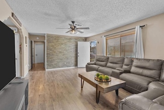 321 Sun Ct, El Cajon, CA 92021