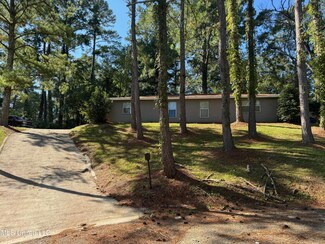229 Lawrence Rd, Jackson, MS 39206