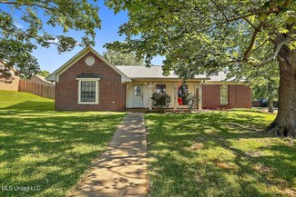 300 Royal Oak Dr, Clinton, MS 39056
