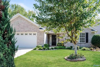 102 Harness Dr, Huntsville, AL 35806