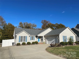 4040 Hereford Ln, Dallas, NC 28034