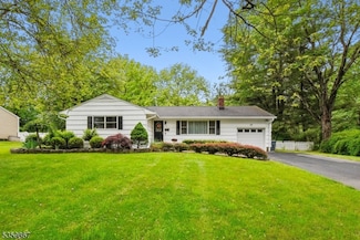17 Briarwood Rd, Florham Park, NJ 07932