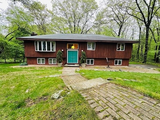 45 Brentwood Rd, Chelmsford, MA 01824